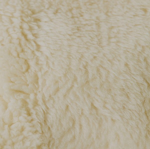 1.2 Closeup WoolUnderblanketCot